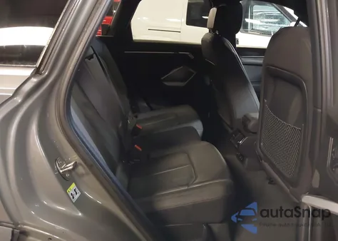 2020 Audi Q3 Premium 45 Tfsi Quattro Tiptronic z USA, uszkodzony, nr VIN WA1AECF37L1093407